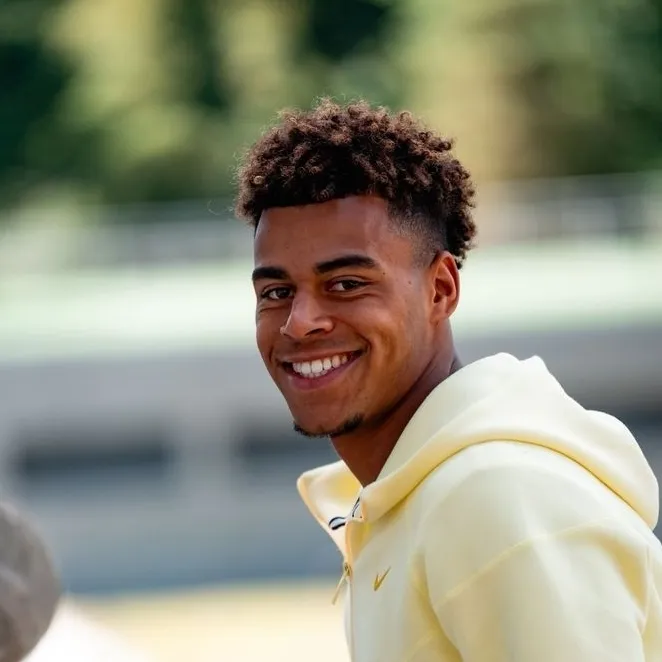 Désiré Doué: Customizable AI girlfriend/boyfriend avatar with lifelike personality traits	