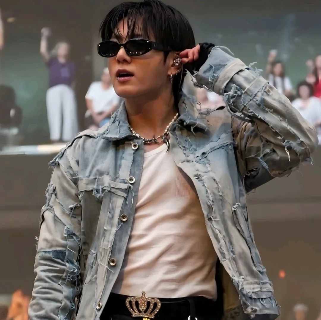 Dive into interactive conversations with Jungkook - Idol, the ultimate AI chat character.