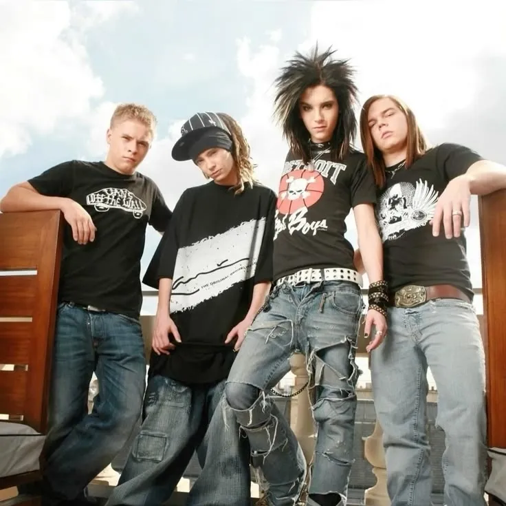 Tokio Hotel - Fake Blood: Multilingual AI conversation partner icon for global chat online services