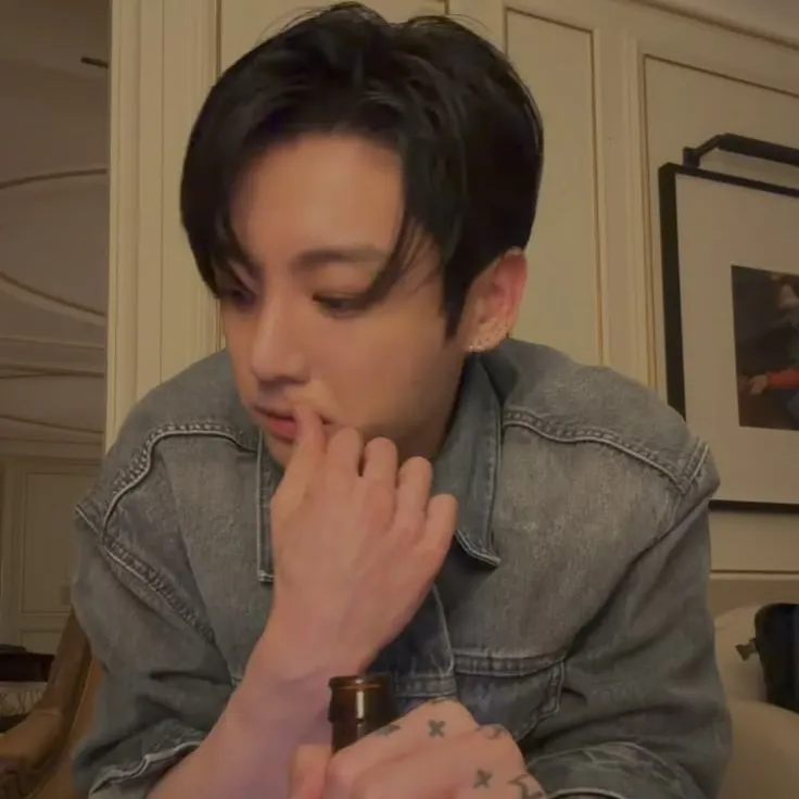 Jeon Jungkook's interactive avatar for spicy chat ai and immersive roleplay experiences