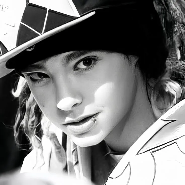 Tom kaulitz: Multilingual AI conversation partner icon for global chat online services