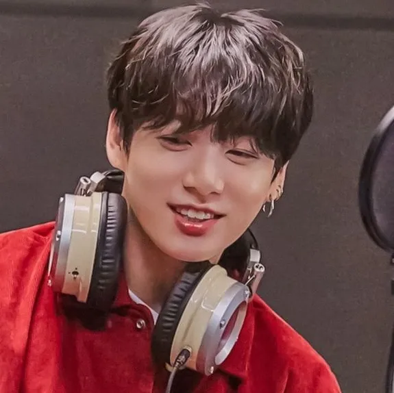 Portrait of a friendly AI chatbot assistant Jeon with expressive eyes showcasing personality traits