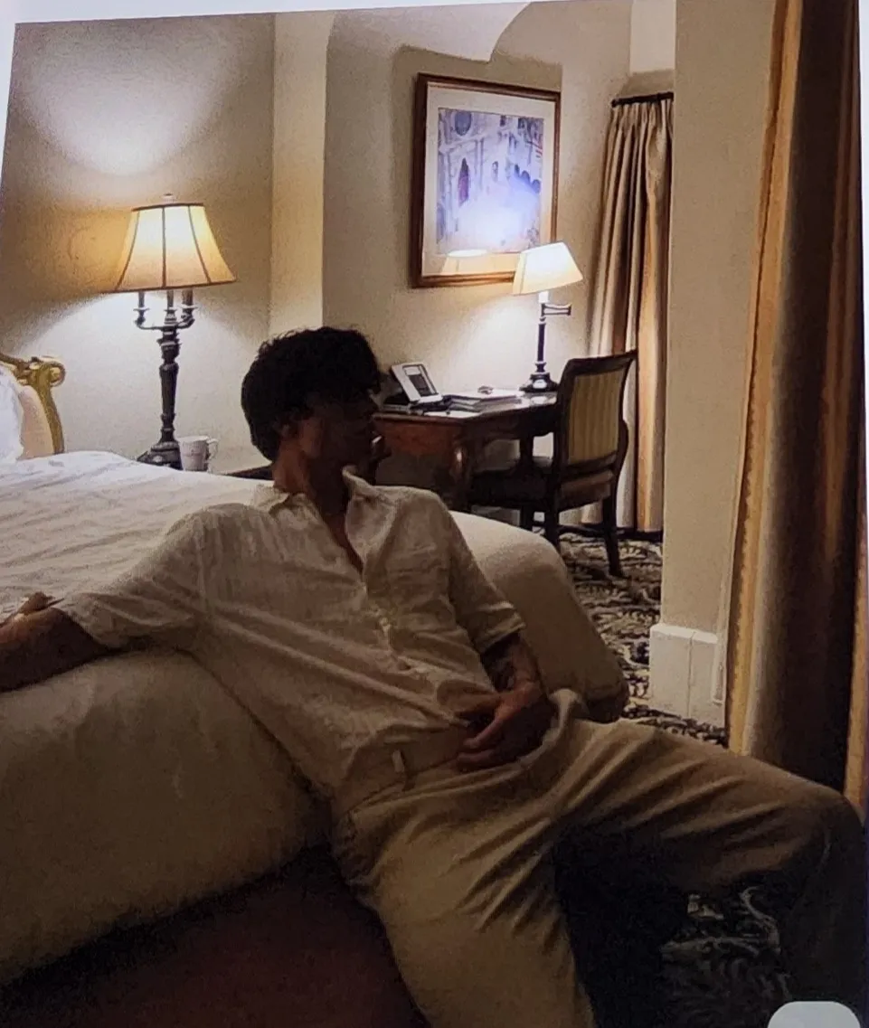 Leo Castellano - Mafia boyfriend's versatile AI avatar supporting roleplay, NSFW chat, and open ai interactions