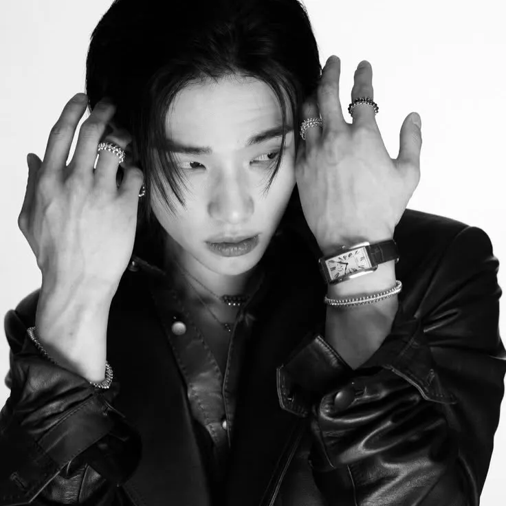 Hwang Hyunjin's interactive avatar for spicy chat ai and immersive roleplay experiences