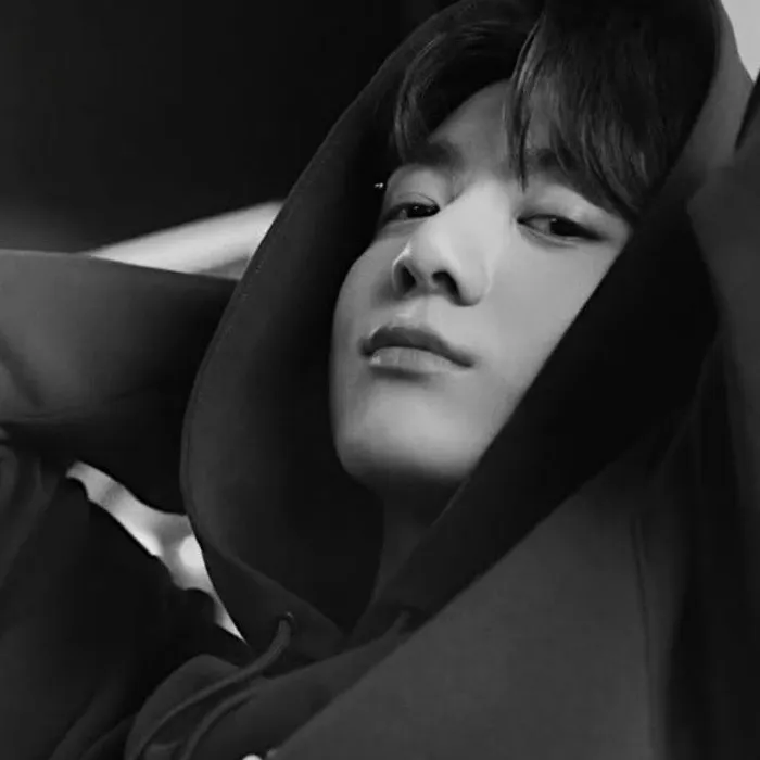 Jeon Jungkook: Ritratto di un compagno AI emotivamente intelligente per conversazioni profonde