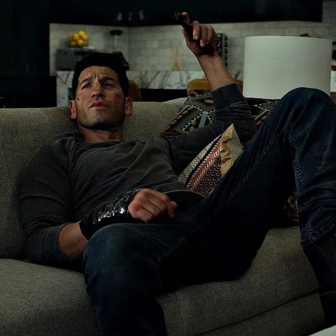 Jon Bernthal: Nghệ thuật nhân vật AI nhập vai sáng tạo cho các cuộc trò chuyện thú vị và các tình huống giả tưởng