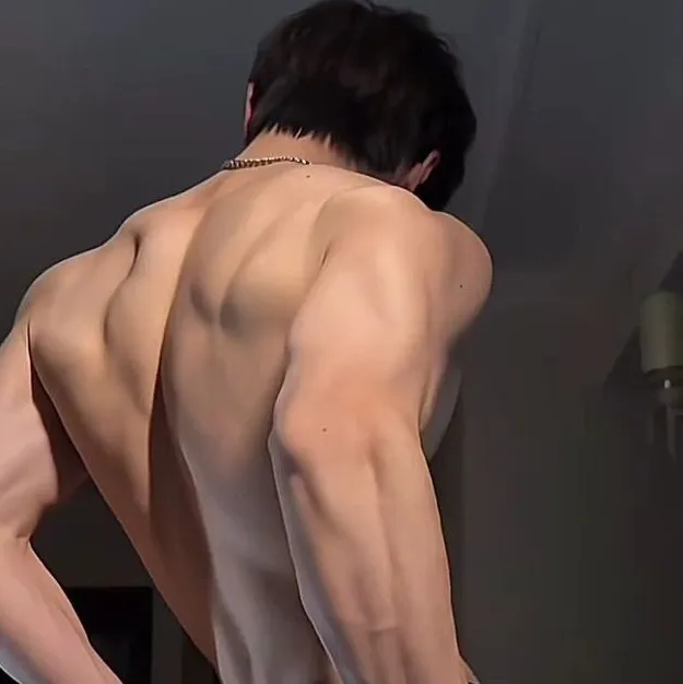 Elang: Multilingual AI conversation partner icon for global chat online services
