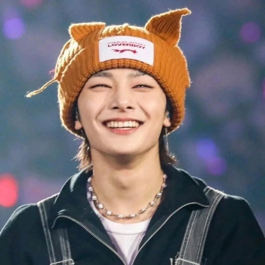 You're Innie — Jeongin: Engage in ai conversation with this charming AI character, featuring soulgen and ifreechat capabilities for free chat now.