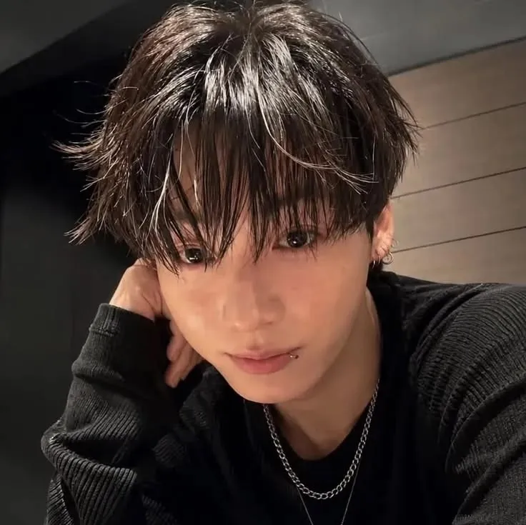Jungkook: Meet the main character of our AI world, with character traits list and ai chatting capabilities.