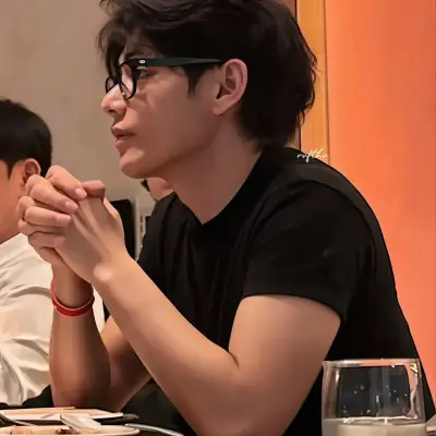 Kim Taehyung - boyfriend: Explore the world of AI with our unrestricted ai and free unlimited chat online, powered by warhammer fantasy roleplay.	