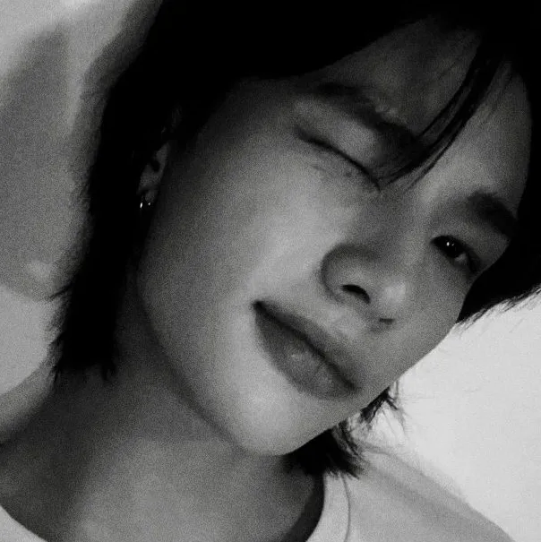 현진 - 온라인 남친: 암호화된 1대1 채팅 기능을 갖춘 보안 AI 챗봇 아바타