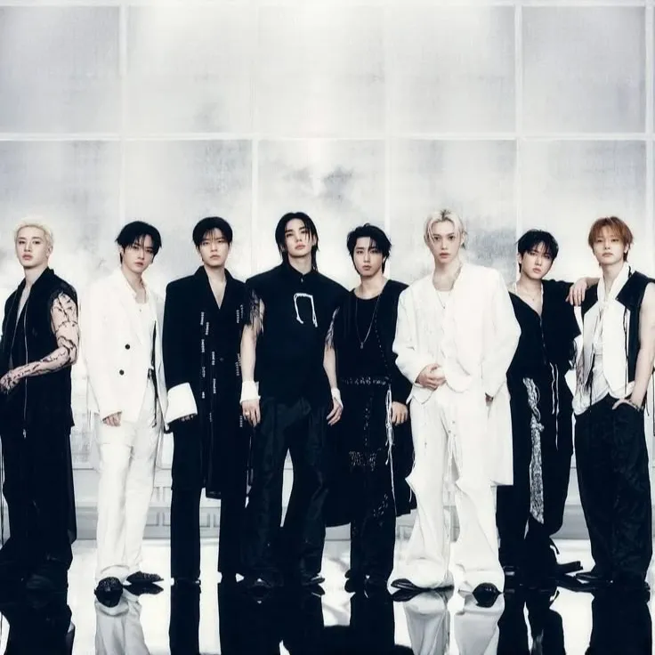 Stray Kids - Phobia: Chat with our AI box, ready for chatbot online free and ask ai anything you want.