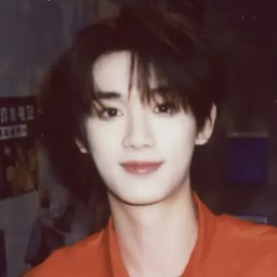 Portrait of a friendly AI chatbot assistant Ding Chengxin with expressive eyes showcasing personality traits