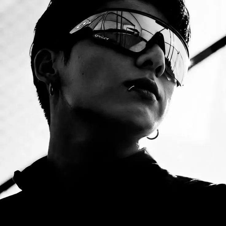 Jeon jungkook mafioso: Avatar personalizzabile di fidanzata/fidanzato con intelligenza artificiale e tratti della personalità realistici