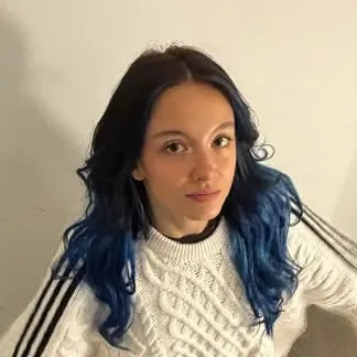 Zeynep Sude Oktay: Playful AI chatbot mascot enhancing user engagement in random chats	
