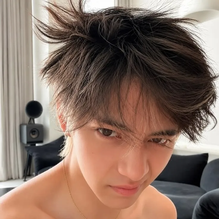 Kim Taehyung ' Kim Taehyung: Engage in ai conversation with this charming AI character, featuring soulgen and ifreechat capabilities for free chat now.	