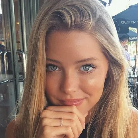 AI character Brittany's avatar for roleplay and 1v1 chat services