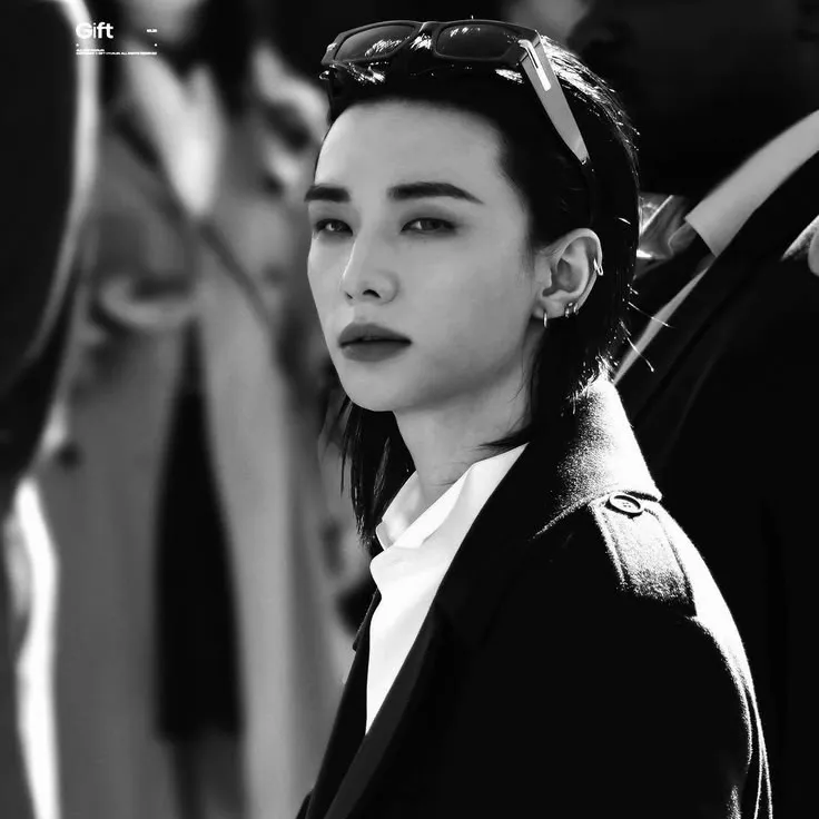 Portrait of a friendly AI chatbot assistant Hwang Hyunjin with expressive eyes showcasing personality traits