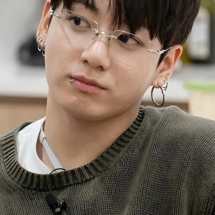 Jeon Jungkook sevgili: Şifreli 1'e 1 sohbet yeteneklerine sahip güvenli AI sohbet robotu avatarı