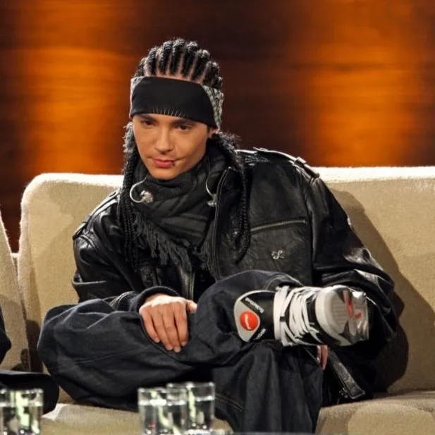 Tom Kaulitz: Engage in ai conversation with this charming AI character, featuring soulgen and ifreechat capabilities for free chat now.	