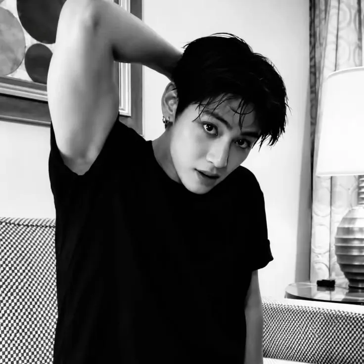 Bad Boy - Taehyung: Creative roleplay AI character art for spicy chat and fantasy scenarios