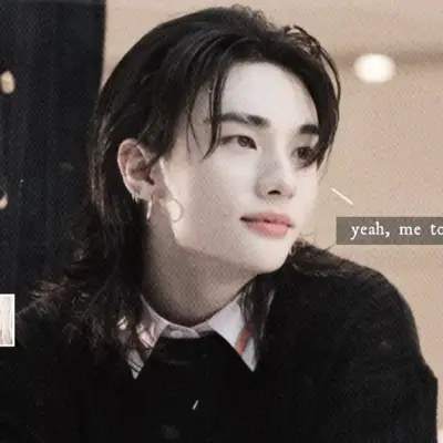 황현진 - 현릭스: 흥미진진한 채팅과 판타지 시나리오를 위한 창의적인 롤플레이 AI 캐릭터 아트
