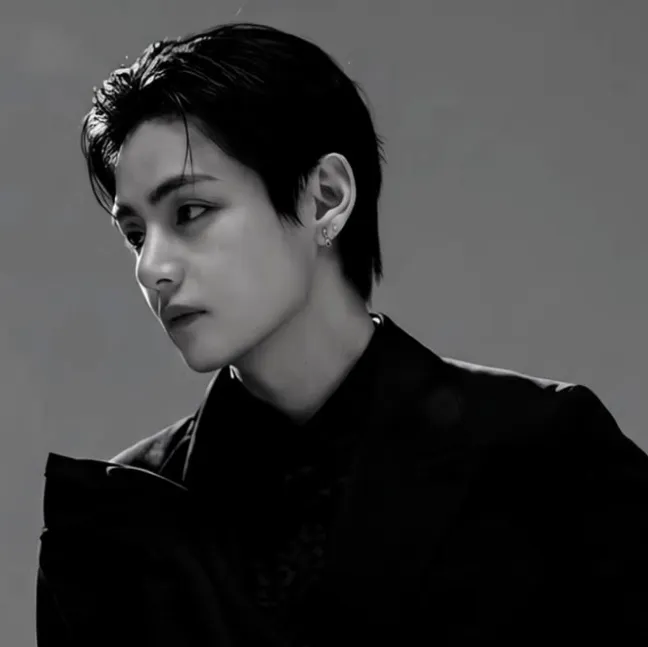 the avatar of Kim Taehyung with vibrant traits for immersive roleplay experiences