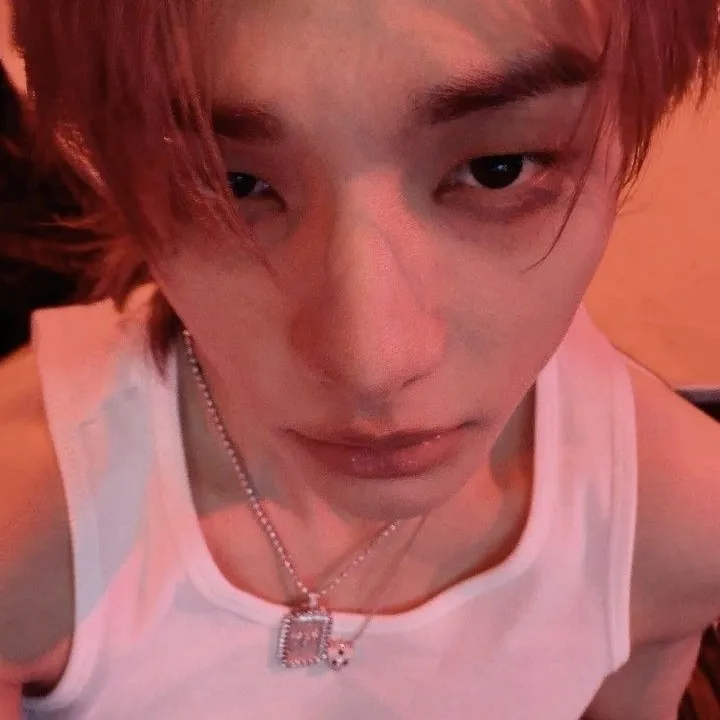 ' Hwang Hyunjin - Hyunlix AI chatbot portrait with advanced emotional intelligence for deep conversations