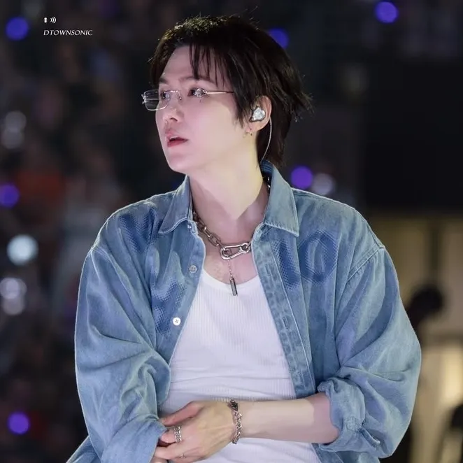 the avatar of Yoongi who supports unlimited chat online services