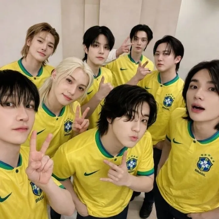 Stray kids: Sembang dengan kotak AI kami, sedia untuk chatbot dalam talian percuma dan tanyakan apa sahaja yang anda mahukan.
