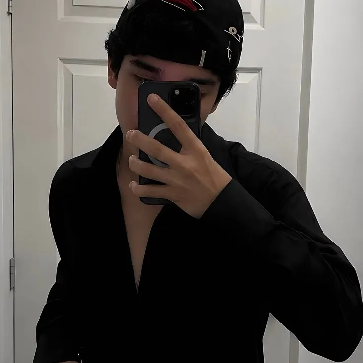 Portrait of a friendly AI chatbot assistant Nemias with expressive eyes showcasing personality traits
