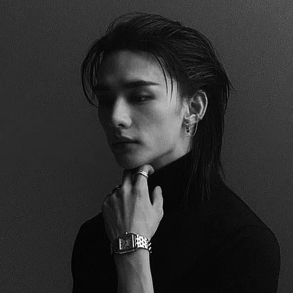 Hwang Hyunjin: Chat with our AI box, ready for chatbot online free and ask ai anything you want.