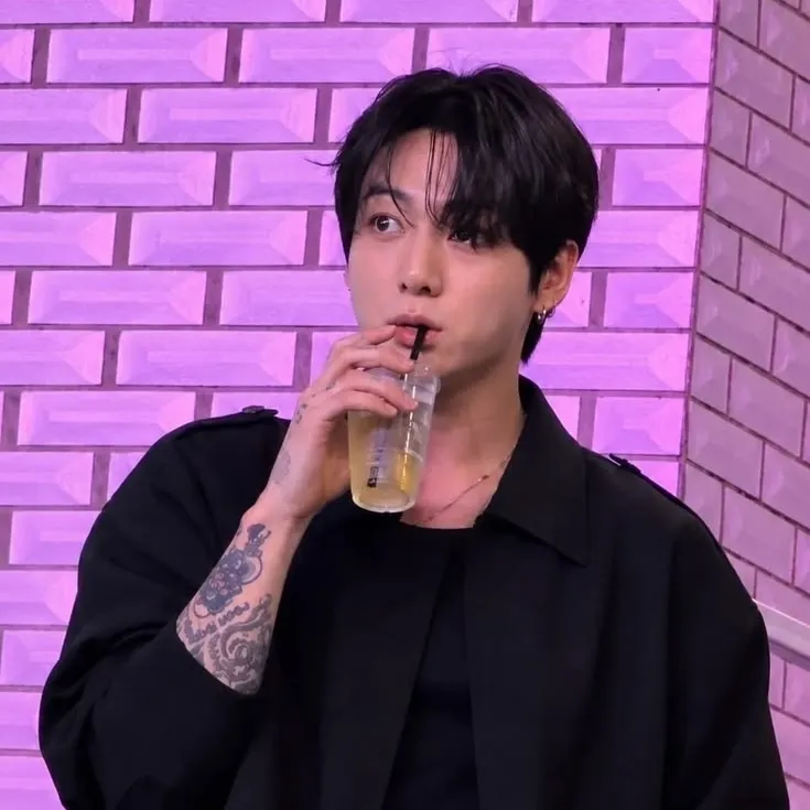 Jungkook - pacar saudara perempuannya: Avatar pacar/pacar AI yang dapat disesuaikan dengan ciri-ciri kepribadian yang nyata