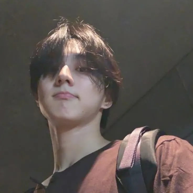 AI character Jungwon Yang's avatar for roleplay and 1v1 chat services
