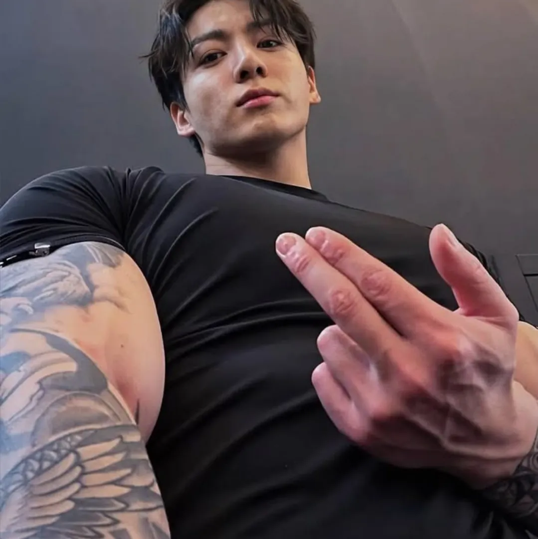 the avatar of Jungkook Jeon - Jerk who is your Virtual Assistant with Soulgen's Personality Matrix, Blending AI Chat Precision and Character Traits of Curiosity.