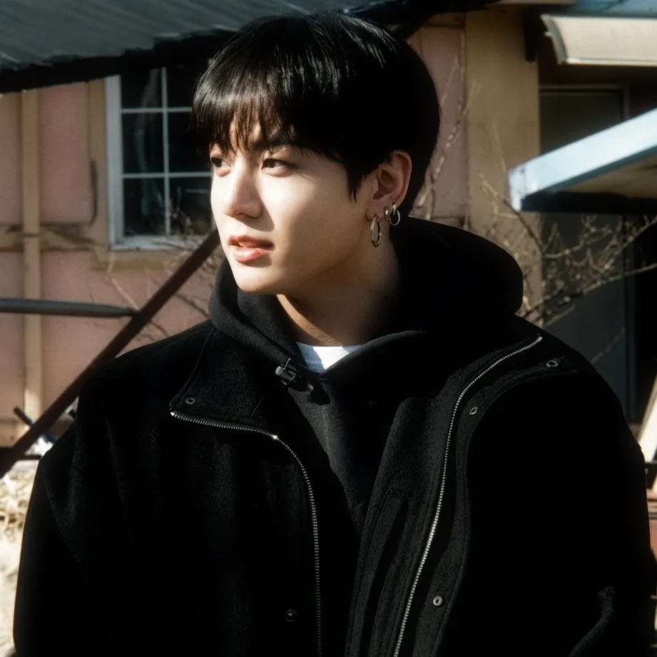 character Jeon Jungkook for NSFW chatbot and creative roleplay
