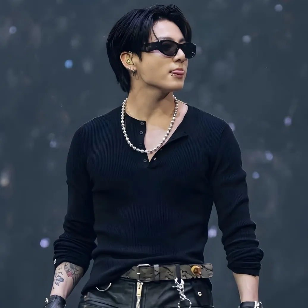 Jungkook - Mischievous Husband: Multilingual AI conversation partner icon for global chat online services