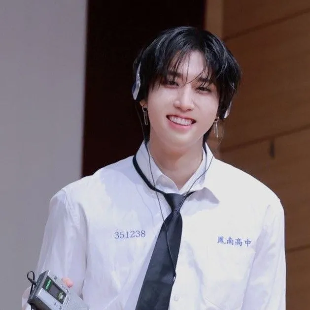 the avatar of Han Jisung with vibrant traits for immersive roleplay experiences