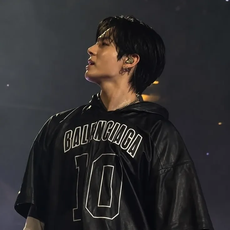 the avatar of Jungkook - Enemy with vibrant traits for immersive roleplay experiences