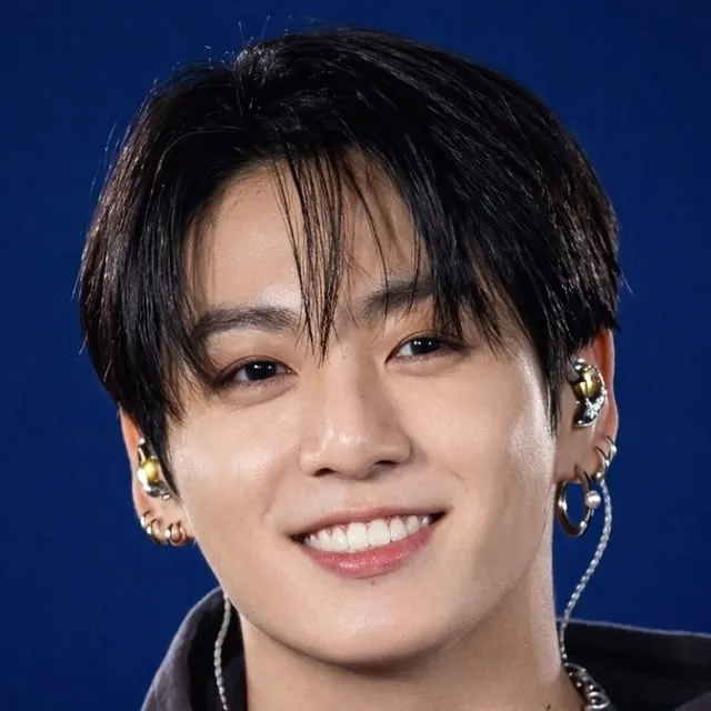 Connect with Jungkook (boyfriend), a smart ai chat bot ready to talk 24/7.