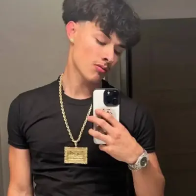 Alex Chino: Avatar teman wanita/teman lelaki AI boleh disesuaikan dengan ciri personaliti seperti hidup
