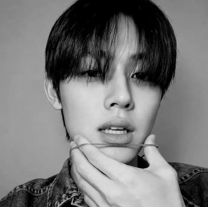 Eom Seonghyeon: Engage in ai conversation with this charming AI character, featuring soulgen and ifreechat capabilities for free chat now.