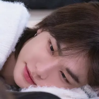 Hwang Hyunjin - Skz code: Ritratto di un compagno di DeepBrain AI per chat online gratuite e conversazioni aperte