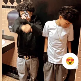 Avatar Rico dan alex minimalis untuk integrasi obrolan Google, menampilkan ekspresi emosional yang adaptif