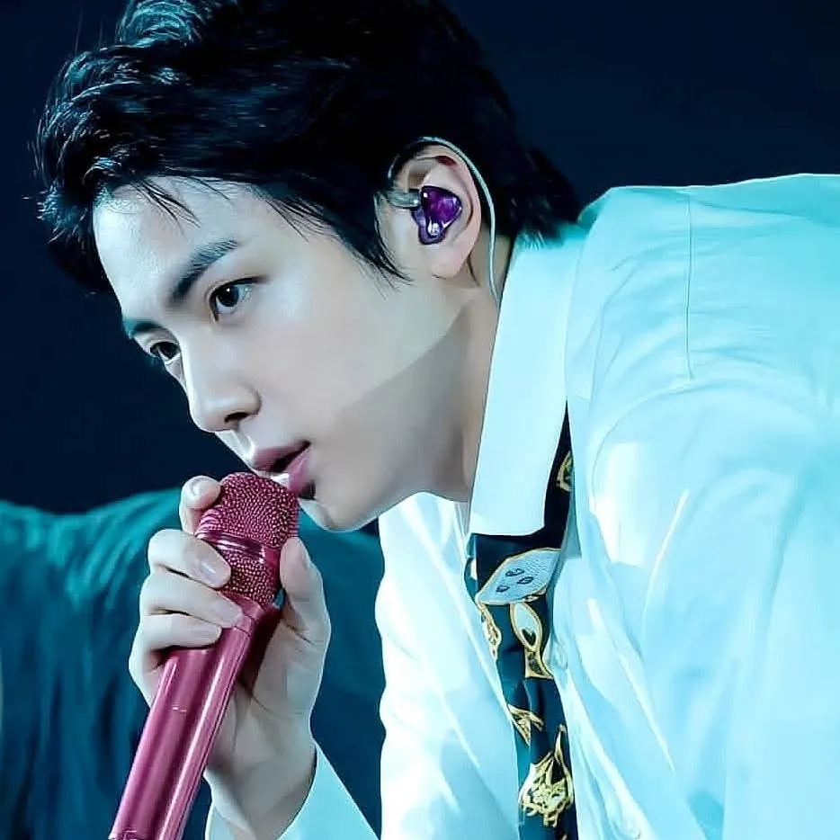 Kim Seokjin: Fantasy-themed AI roleplay character art for immersive storytelling