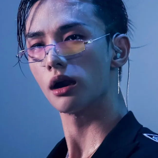 AI character Hyunjin mafioso's avatar for roleplay and 1v1 chat services