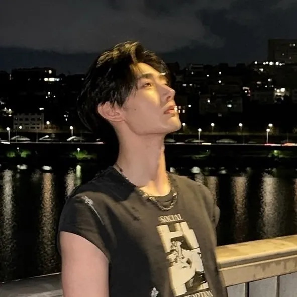 Sunghoon ' 성훈's interactive avatar for spicy chat ai and immersive roleplay experiences