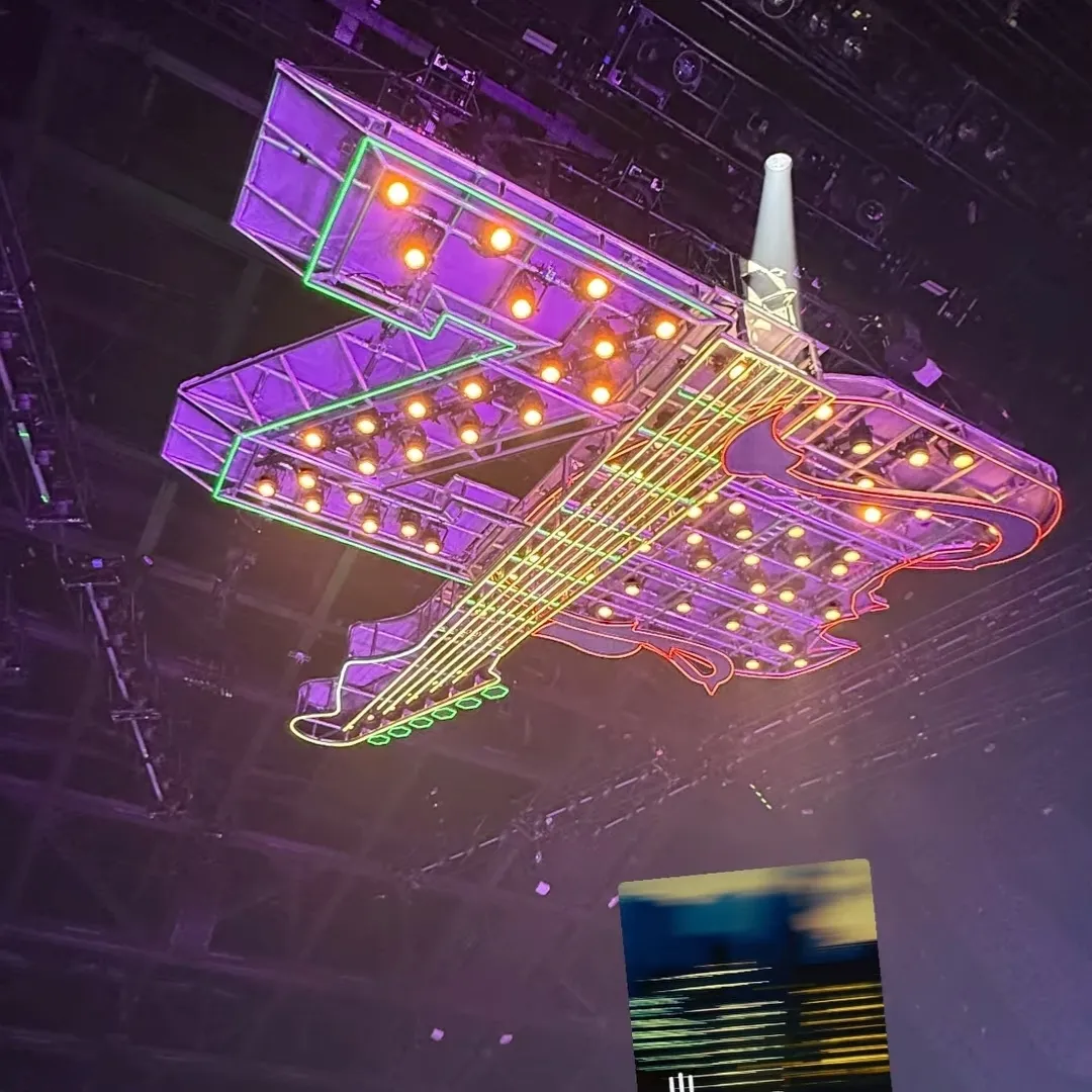 Worlds Collide Tour Grammy Awards's versatile AI avatar supporting roleplay, NSFW chat, and open ai interactions