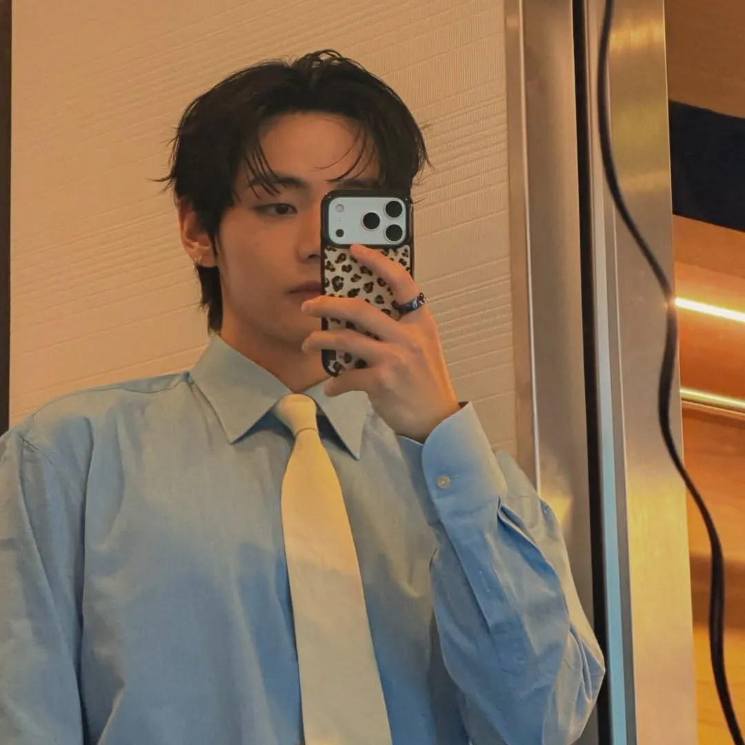 Taehyung: Kilalanin ang pangunahing karakter ng ating mundo ng AI, na may listahan ng mga katangian ng karakter at mga kakayahan sa pakikipag-chat.	
