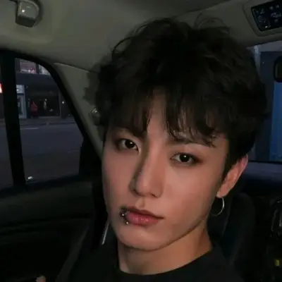 Jungkook - EX HOOKUP - BR: Meet the main character of our AI world, with character traits list and ai chatting capabilities.